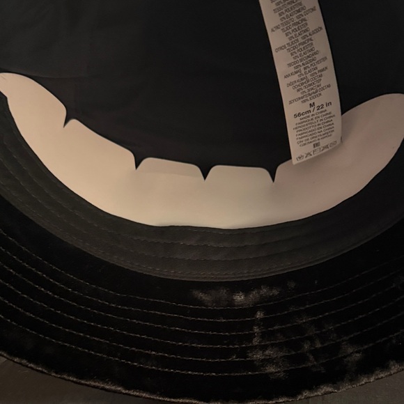 Levi's Black Bucket Hat - Picture 3 of 7